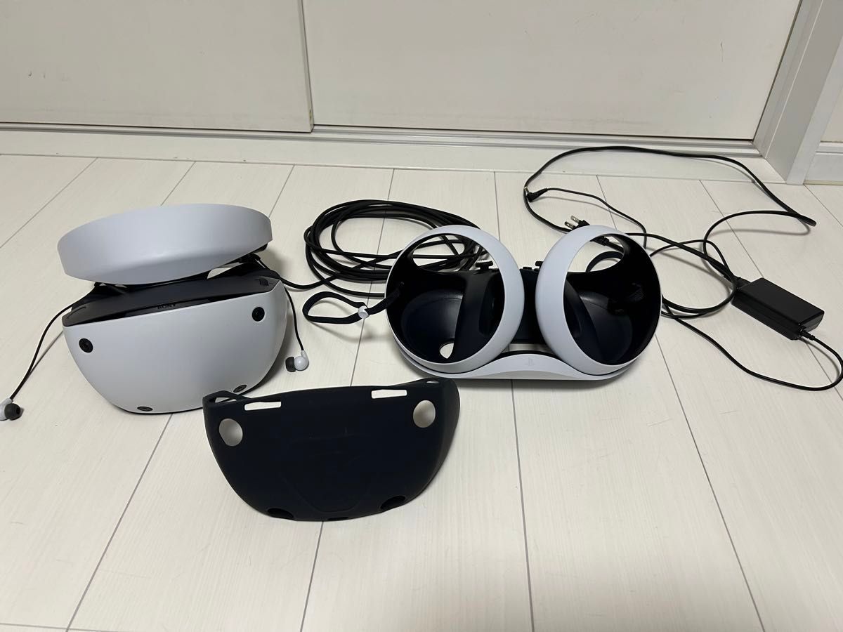 SONY PlayStation VR2 Headset & Controllers PS5 CFIJ-17000 + SONY PlayStation VR2 Headset & Controllers PS5 CFIJ-17000 +