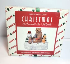 HOUSE OF LLOYD BUILDING A SNOW BEAR MUSICAL DECORATION 1996 VINTAGE NEW WORKS
