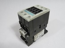 Siemens 3RT1035-1AP60 Contactor 220V@50Hz 240V@60Hz *Cosmetic Damage* USED