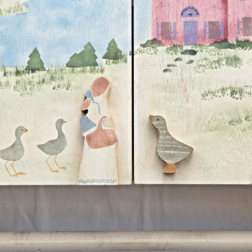 Gabinete de pared de madera pintado a mano diseño de granja arte popular firmado 1988 de colección Foto 4 de 4