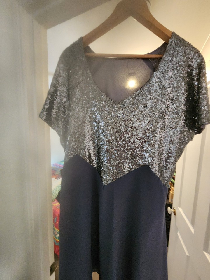 Kilt Women’s Size 14 Fit & Flare Dress V-Neck Sequin Top Knee Length