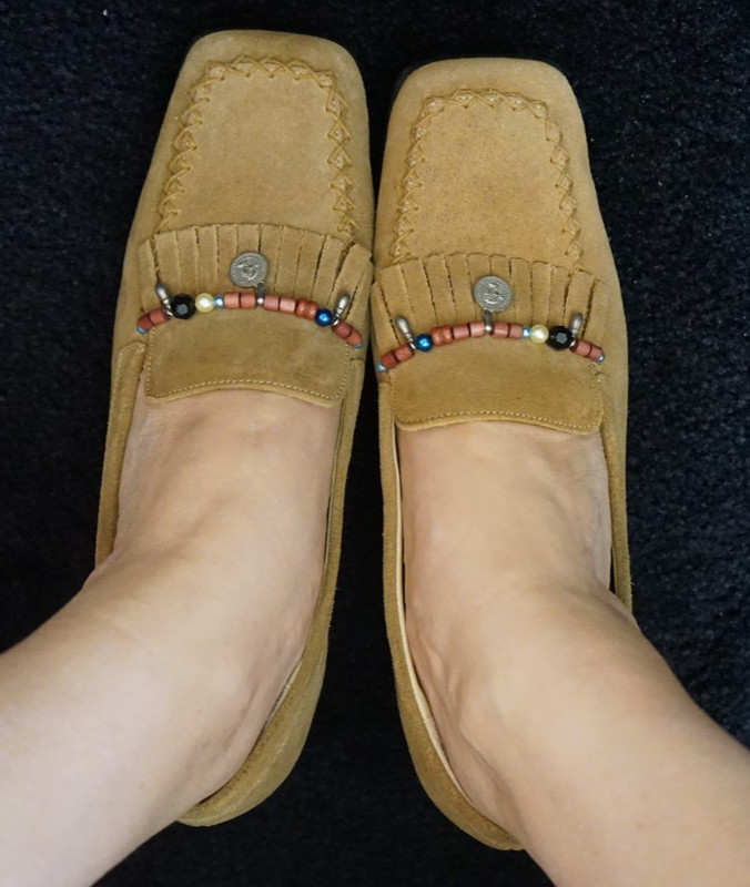 Classique tan loafers for women with fringe and beads size 8B