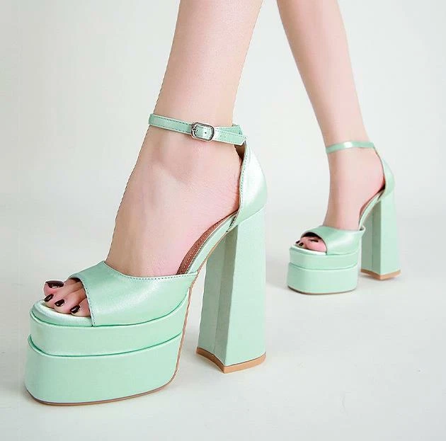 Catwalk platform heel top