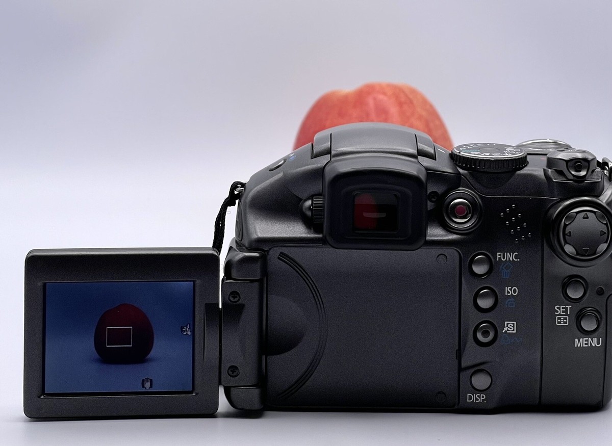 Canon PowerShot S3 IS 6.0MP 12xZoom Flip Screen Compact Canon PowerShot S3 IS 6.0MP 12xZoom Flip Screen Compact