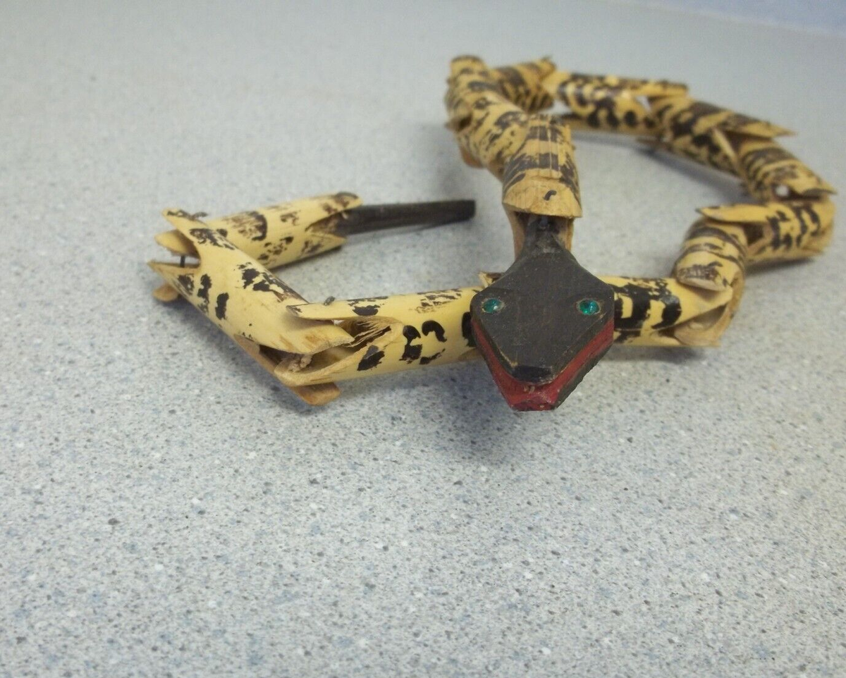 Jointed wooden snake toy 23