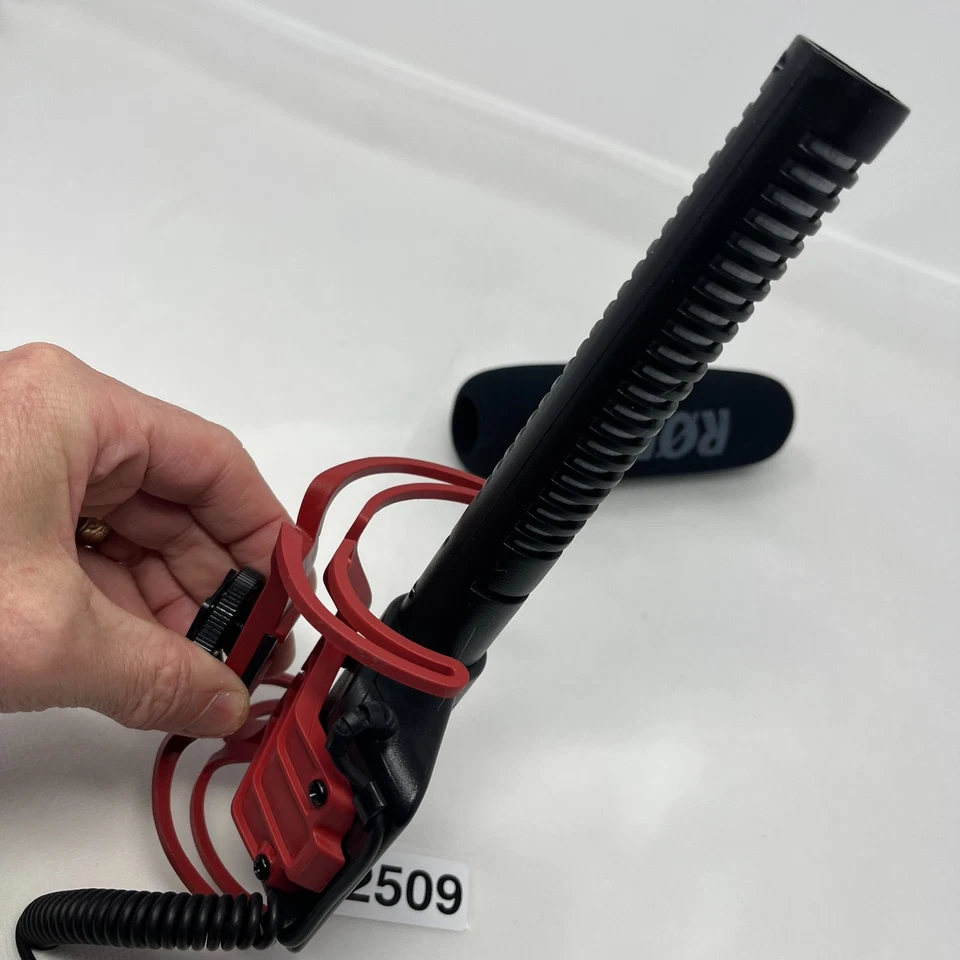 Micrófono de escopeta Rode VideoMic compacto DSLR en cámara - sin batería PROBADO Foto 4 de 4