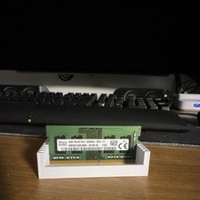 SK hynix 4GB DDR4 PC4-3200AA SO-DIMM 260-Pin RAM HMA851S6DJR8N-XN