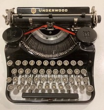 UNDERWOOD PORTABLE 4 BANK TYPEWRITER PICA FONT 10CPI. USA 1932 F MODEL. SPANISH thumbnail