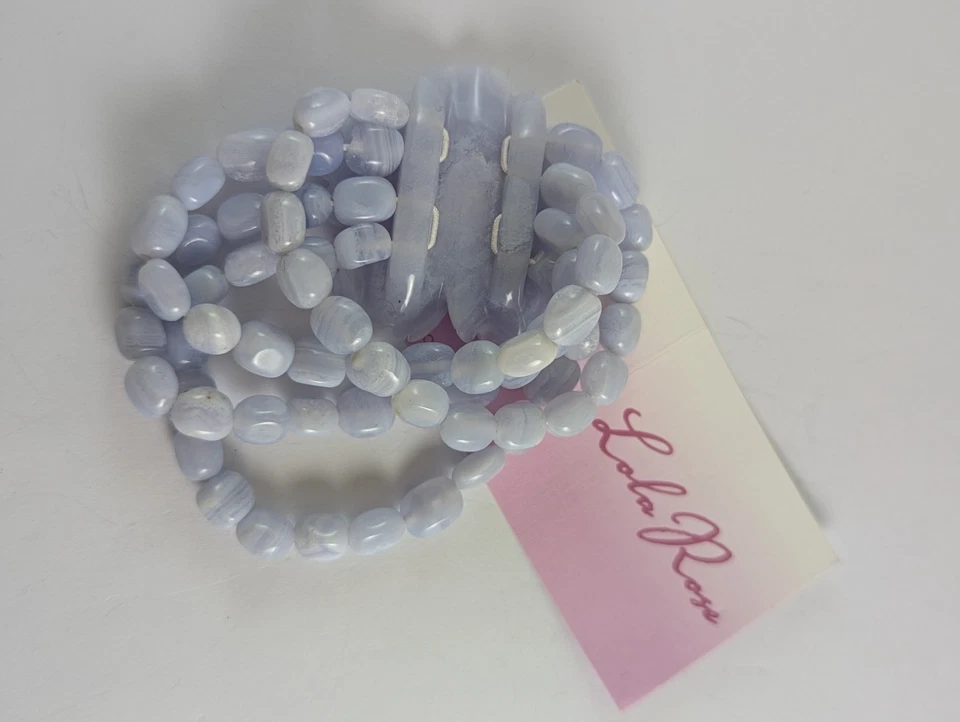 Lola Rose Blue Lace Agate Statement Flower 4 Row Stretch Bracelet - Imagem 3 de 4