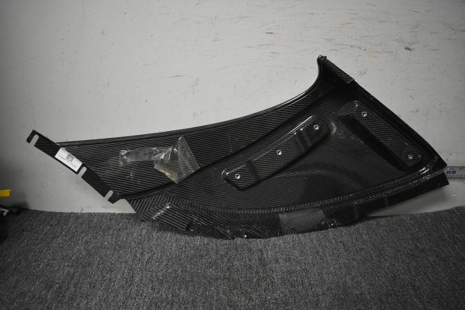 MCLAREN 650 QUARTER TRIM CARBON FIBER RIGHT SIDE FACTORY OEM 2016 