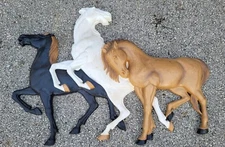 Western Theme Wall Plaque WILD HORSES Ranch Stallions BURWOOD PRODUCTS c1973