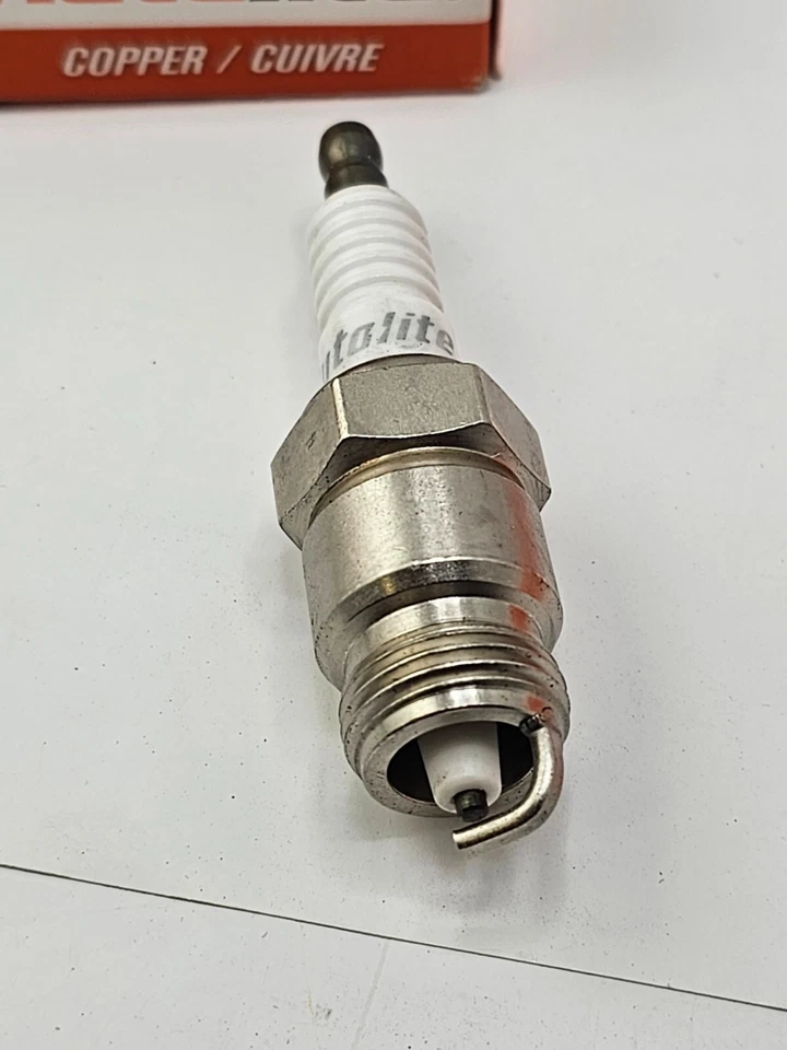 (CANTIDAD 8) Bujía Autolite Resistencia Cobre 46 para Ford Fairmont 1983 Foto 2 de 4