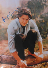 Hugh Grant oryg. Autograf 20x30