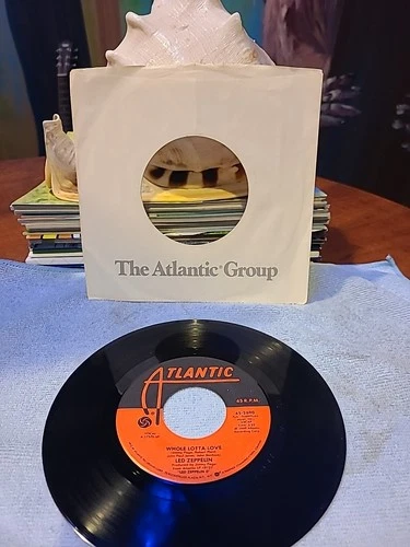 Led Zeppelin - Whole Lotta Love / Living Loving Maid (7" Single) 1969