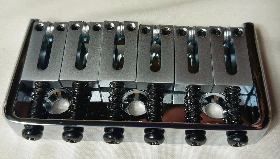 Charvel 6 Cuerdas CROMO HIPSHOT Puente rígido Negro Tornillos de entonación FERRULES Foto 2 de 4