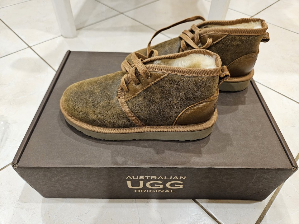 AUSTRALIAN UGG BOOTS - SIZE 5