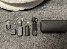 DJI Osmo Pocket 3 Creator Combo Vlogging Camera