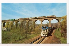 EL and D&H Freights Cross Paths at STARRUCCA VIADUCT Lanesboro PA Train Postcard