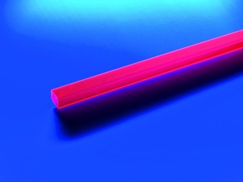 EUROLITE Leer-Rohr 10x10mm rot UV-aktiv 2m - Afbeelding 2 van 3