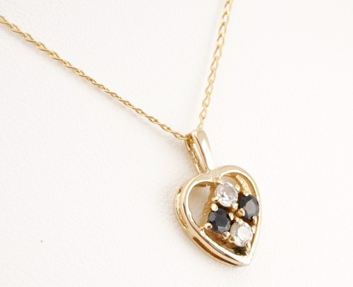 Hermoso colgante y cadena de corazón delicado de oro de 9 quilates circonita cúbica - Imagen 3 de 6