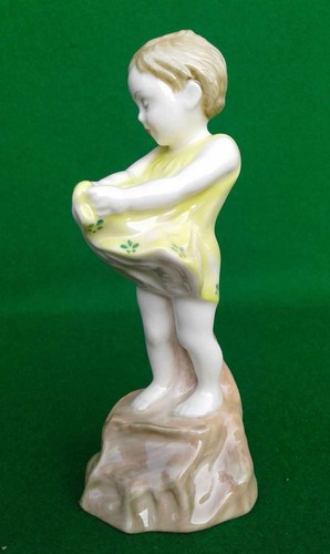 ROYAL DOULTON - AQUÍ ESTOY UN NIÑO PEQUEÑO - PROTOTIPO COLORWAY - HN4428. - Imagen 6 de 10