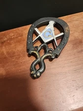 Masonic Freemasons Trivet Painted Cast Iron Horse Shoe Hot Plate Vintage