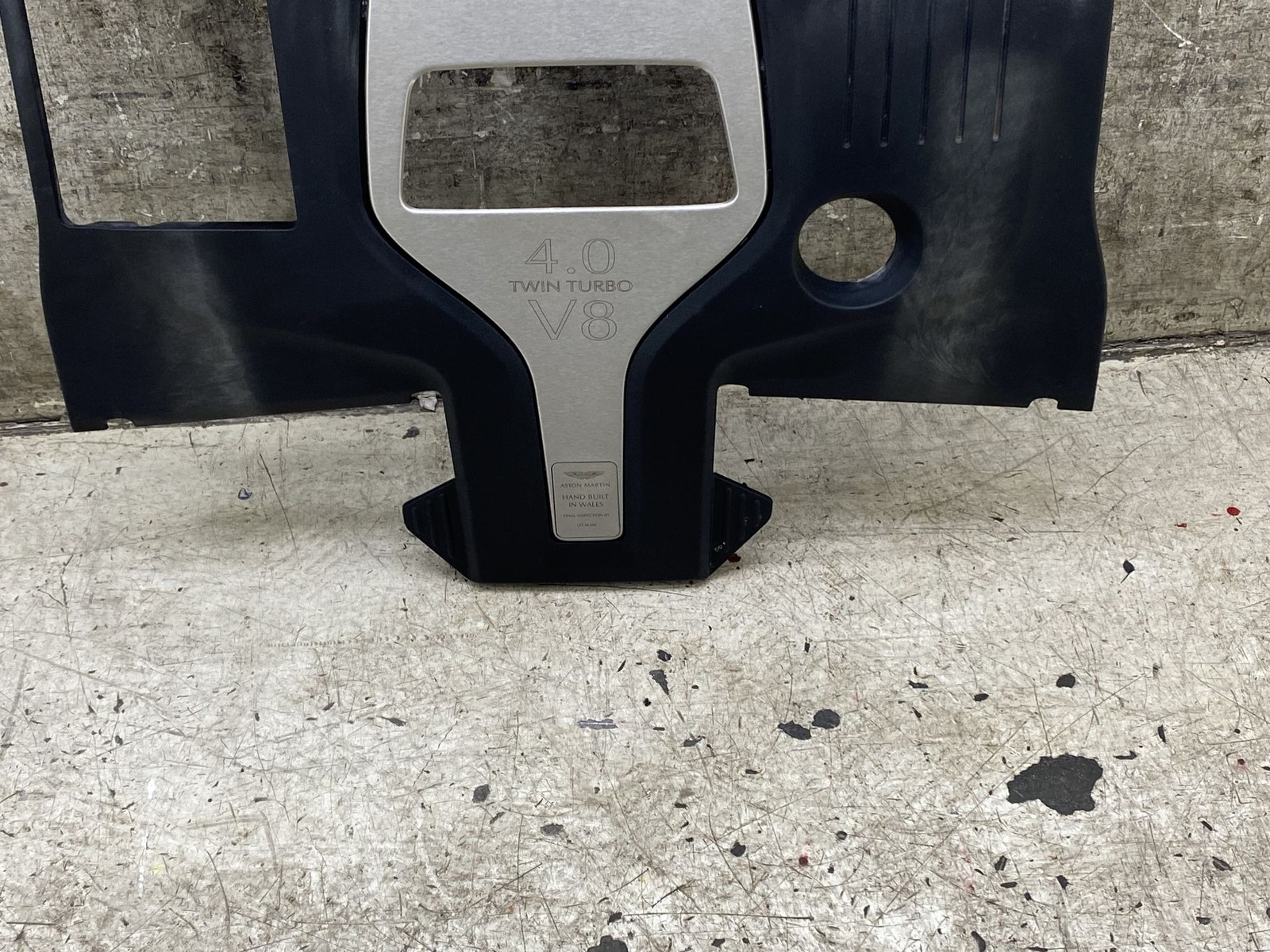 2020-2025 ASTON MARTIN DBX 4.0L TWIN TURBO ENGINE COVER TRIM PANEL OEM