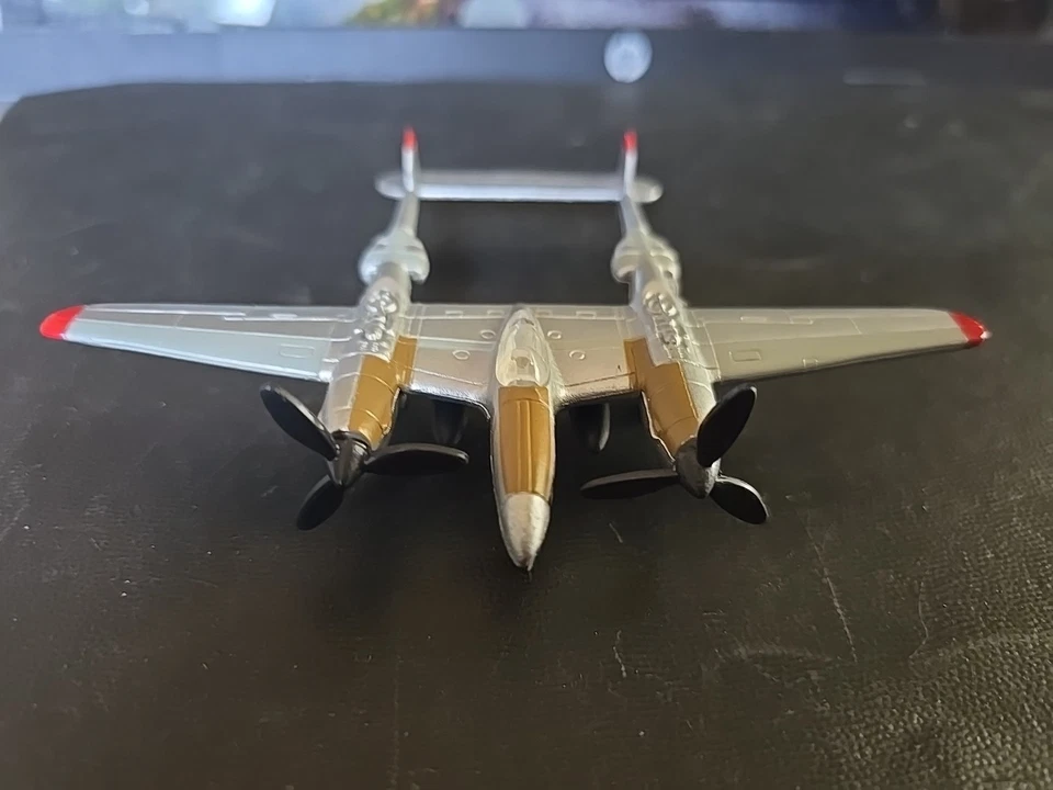 Литая модель молнии Lockheed P 38J от Road Champs - Изображение 2 из 4
