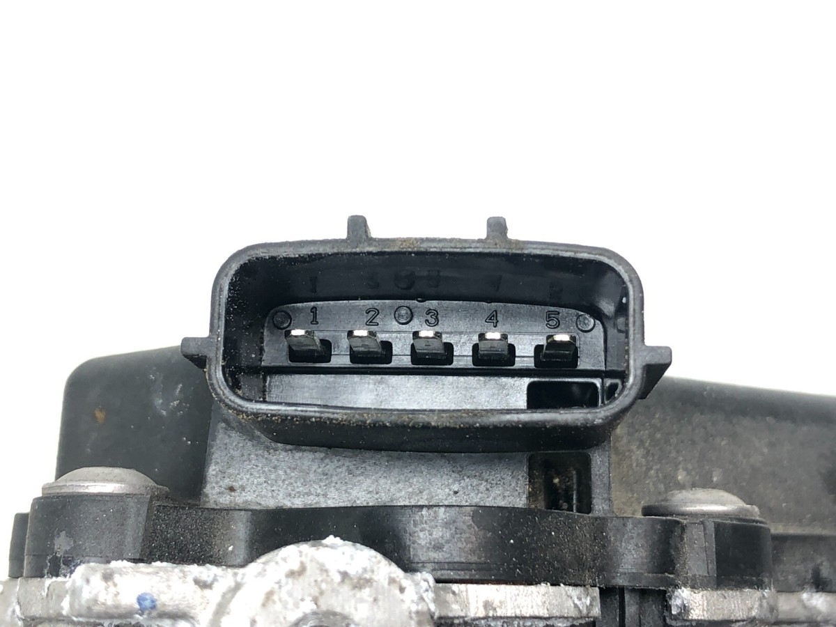 2016-2019 INFINITI QX80 5.6L V8 ENGINE COOLANT THERMOSTAT HOUSING  