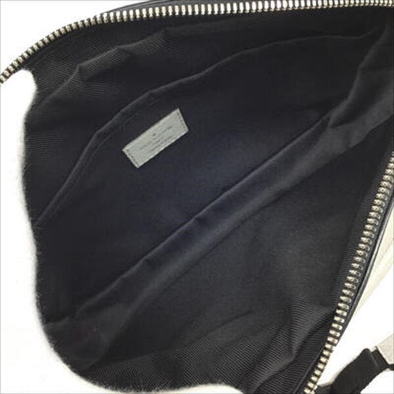 LOUIS VUITTON Taigarama Outdoor Messenger M30243 White Bag LOUIS VUITTON Taigarama Outdoor Messenger M30243 White Bag