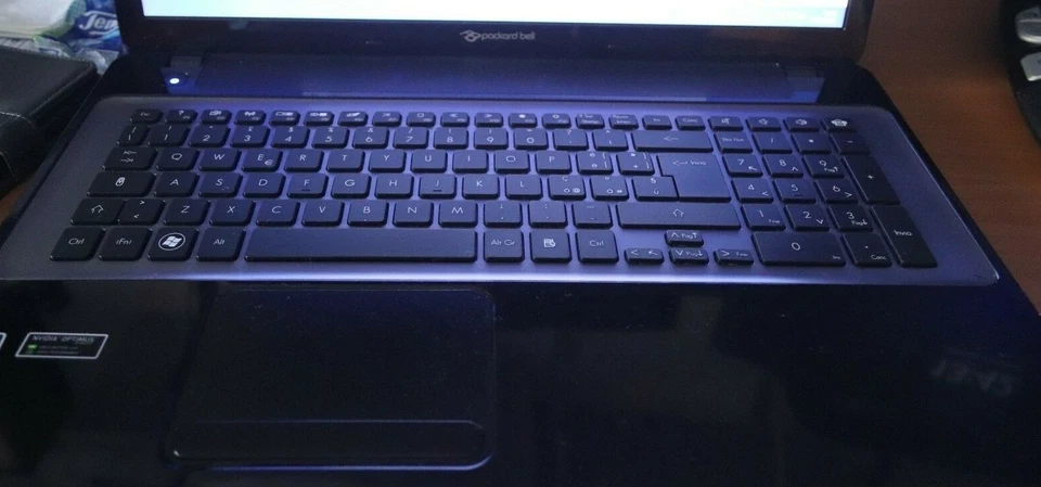 Packard Bell LV11HC: 17"- core I7 2860QM 2,5Ghz, 12Gb RAM, SDD 500Gb+HDD 500Gb - Immagine 3 di 4