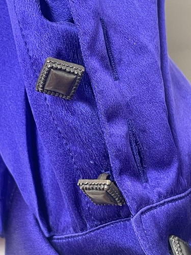 Camicetta Dana Buchman viola zaffiro seta bottoni sul retro taglia 6 funziona completamente - Foto 6 di 6