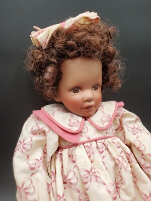 Sweet Laura Cobabe ''LYNZE'' Porcelain 12'' SIT DOLL World Gallery 996/1500 Brown 