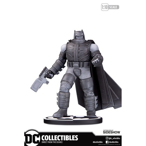 DC Direct Armored Batman Black & White statue by Frank Miller - Photo 1/7