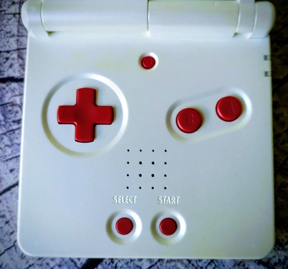 Game Boy Advance SP Famicom Limited Edition+Acryl Case und Super Mario Bros. JAP - Bild 4 von 4