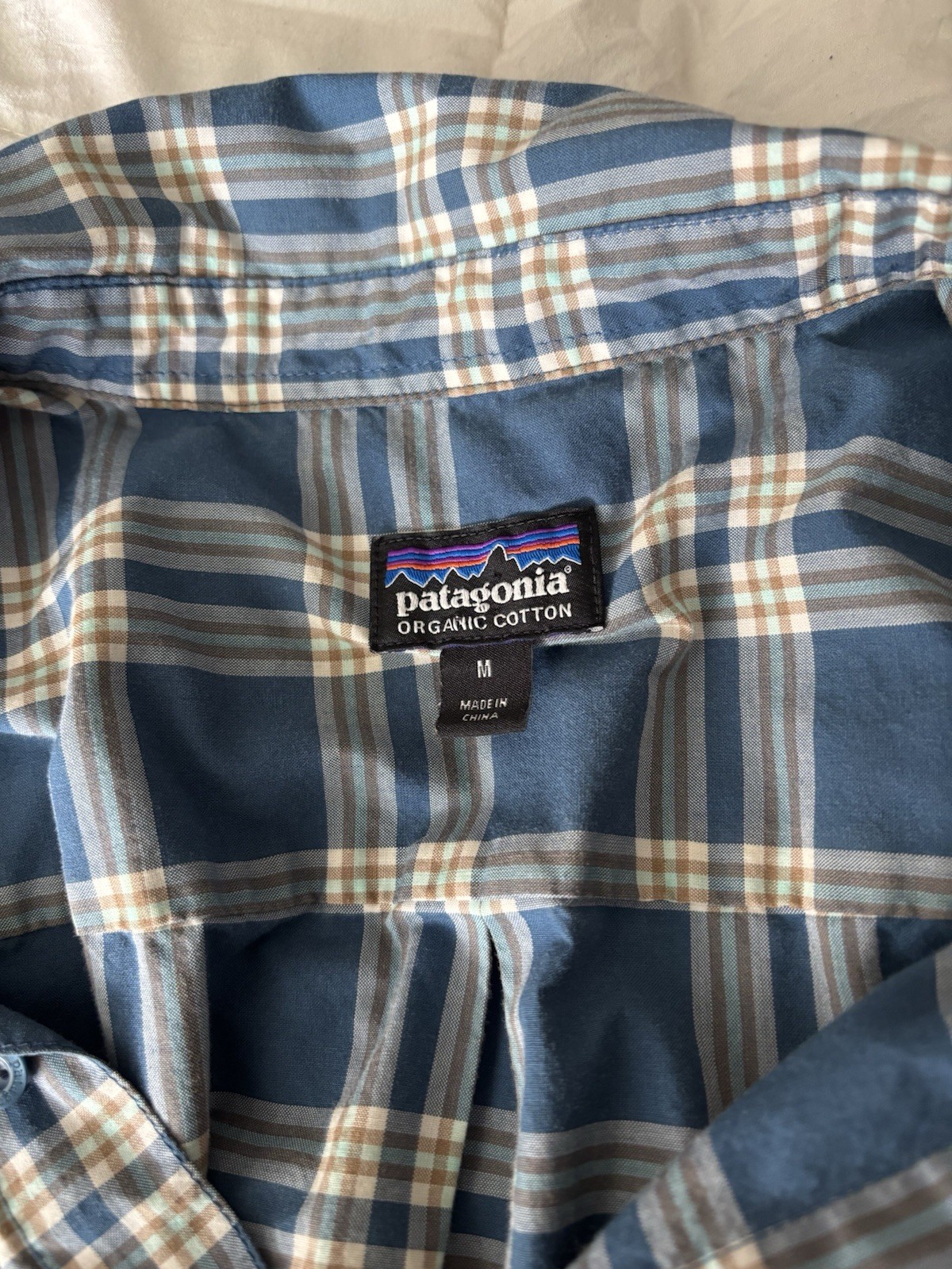 Patagonia Men’s Medium Blue Tan Plaid Puckerware Button Up Shirt Organic Cotton thumbnail 2