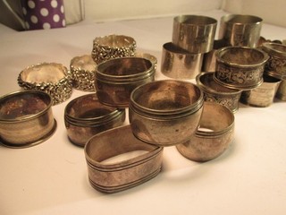 31 x silverplated napkin rings job lot