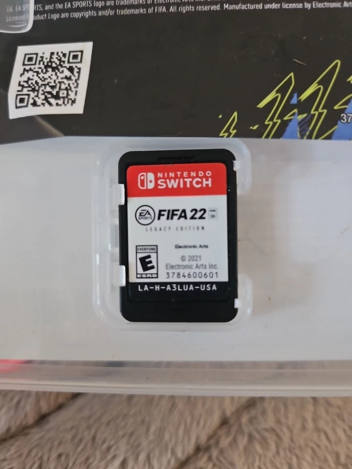 FIFA22 Legacy Edition Nintendo Switch 2021 Game Cartridge - Image 2 of 3