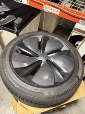4x 2026 Tesla Model Y Juniper 19” Crossflow Wheel & Tires Barely Used