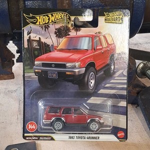 Hot Wheels Premium 2000 Toyota 4Runner – Real Riders Reifen, Metall-Karosserie, 1:43 – Sammlerstück Für Erwachsene