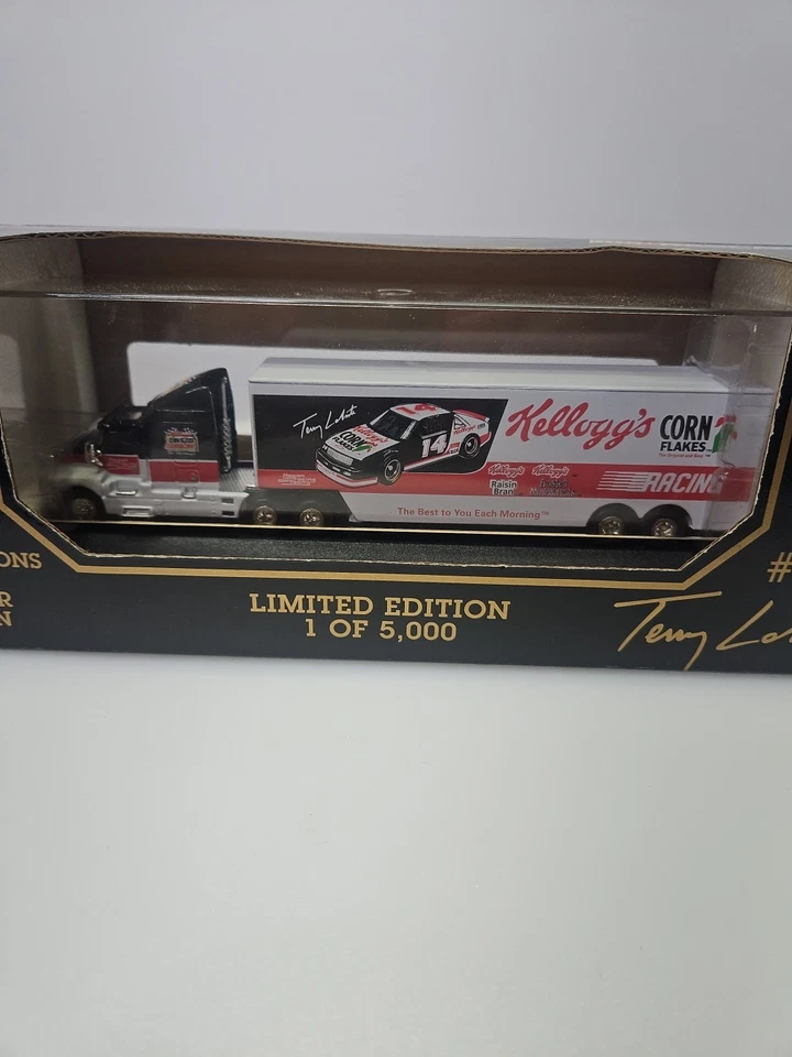 1993 Racing Champions Terry Labonte Diecast 1:87 NASCAR-Transporter Semi - Image 2 of 4