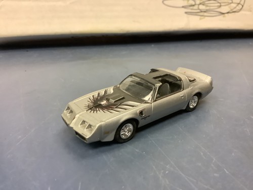 Joe Dirt 1979 Pontiac Trans Am Firebird T/A Greenlight 1/64 silber lose