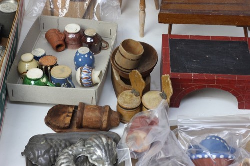 Antique German Dollhouse Kitchen Room Box with Original Contents - Picture 22 of 24