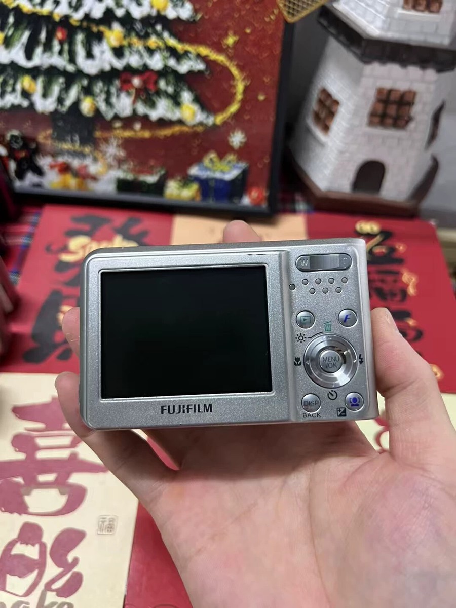 Fujifilm FinePix F31fd シルバー　極美品　箱無し Fujifilm FinePix F31 fd Silver 6.3MP Compact Digital Camera