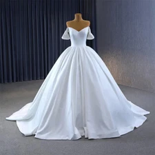 Simple Satin Ball Wedding Dresses Sweetheart Lace up Pleat Sleeveless BridalGown