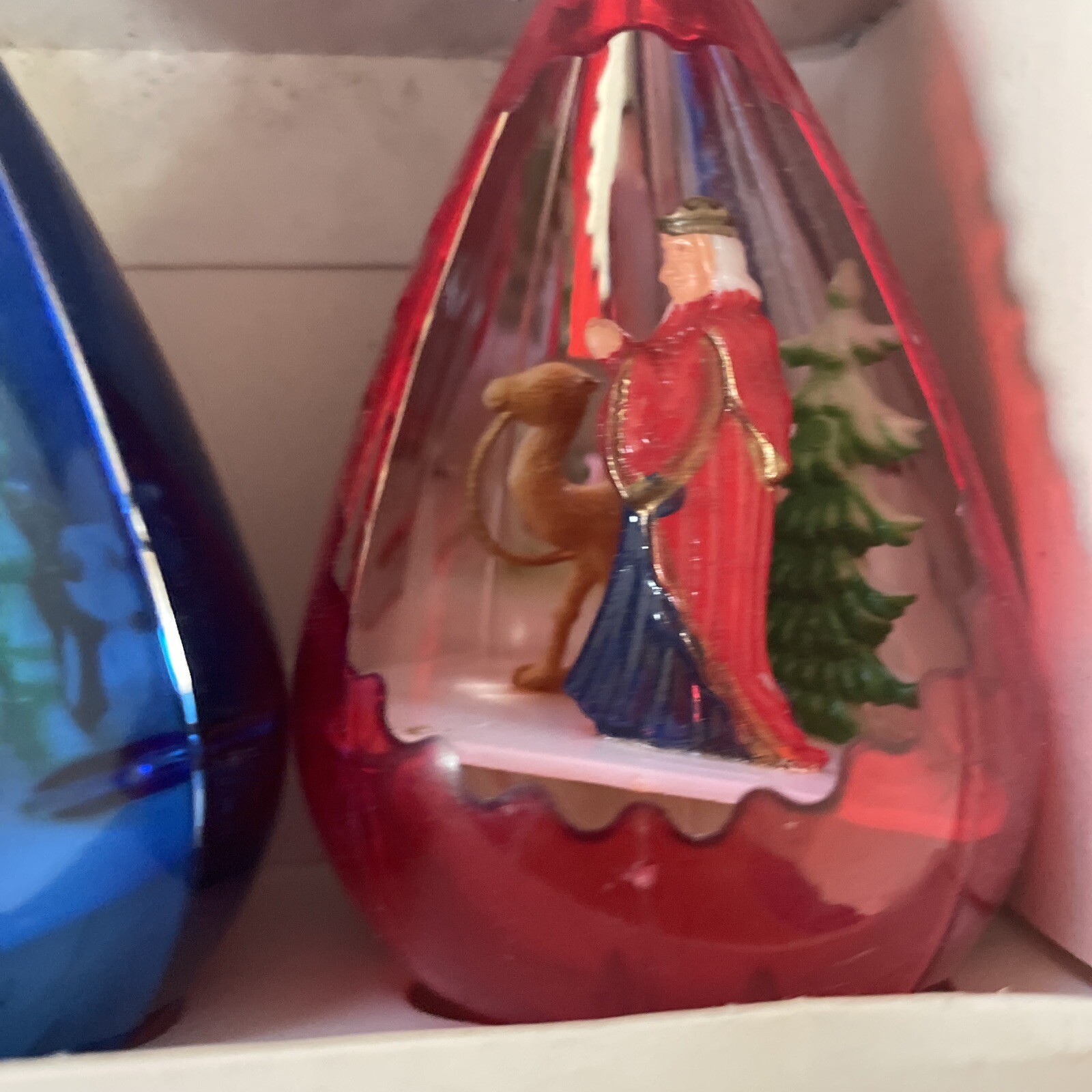 VINTAGE JEWEL BRITE ORNAMENTS TEAR DROP DIORAMA CHRISTMAS TREE