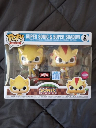Limited Funko Pop Super Sonic/Super Shadow 2 pack (Target Con Exclusive) Flocked