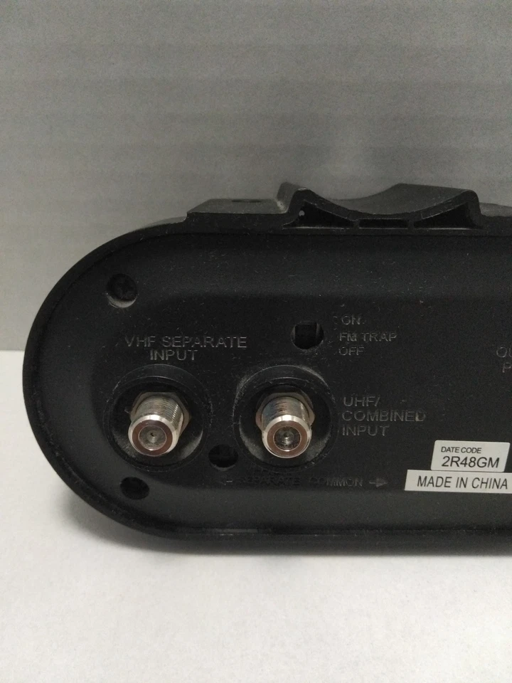 RCA Antenna Pre Amplifier UHF/VHF Input/Output Power Ports Pre-owned Not tested - Image 3 of 4