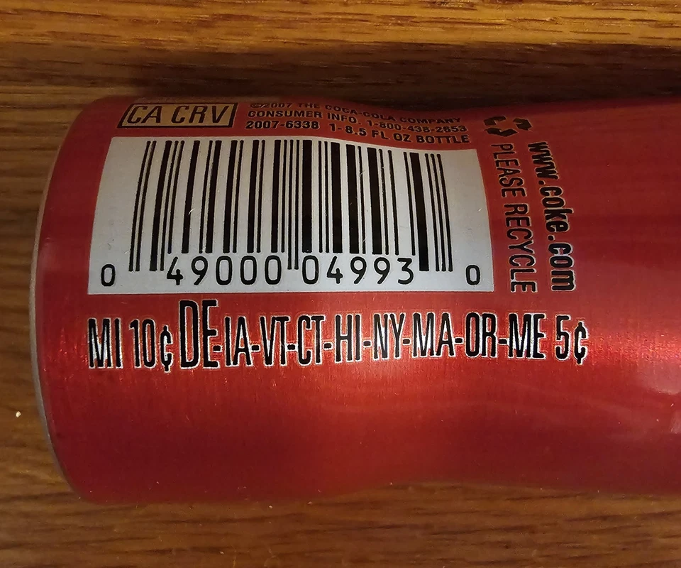 Красная алюминиевая коллекционная бутылка кока-колы 8,5 унции никогда не открывалась 2008 - Изображение 3 из 4