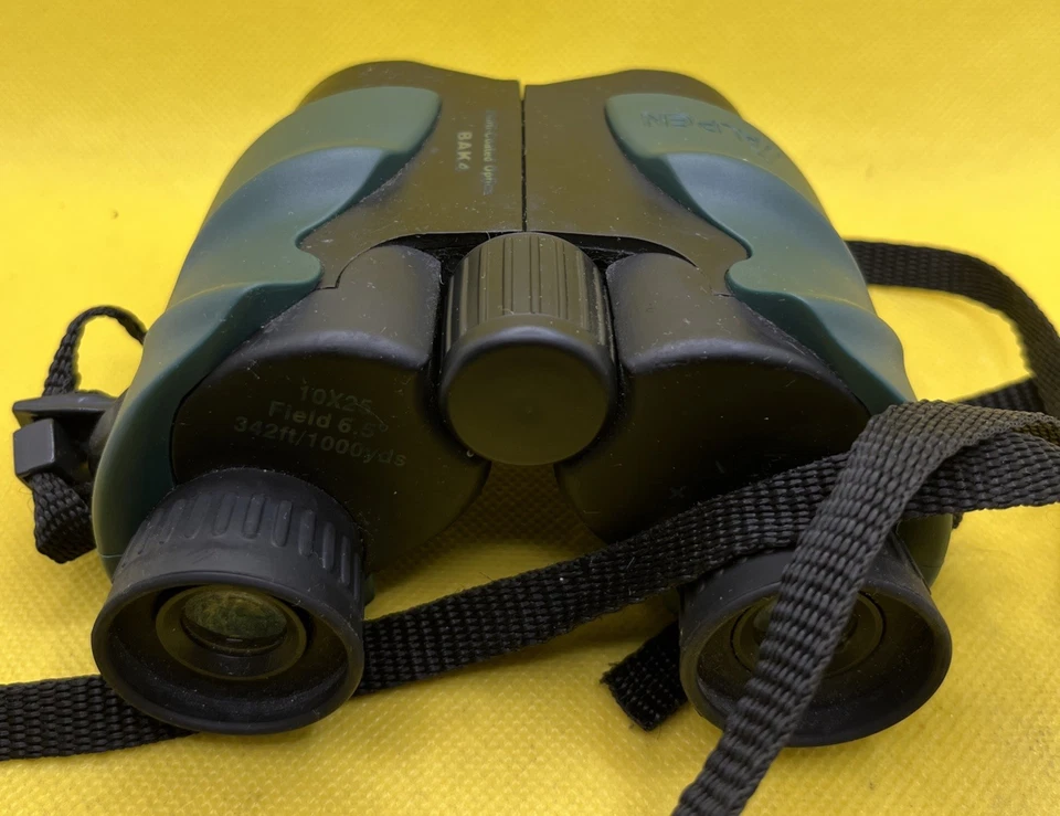 Alpen Multi -Coated Optics BAK4 10 x 25 Field 6.5 (342 Ft/1000 Yards) Binoculars - Image 4 of 4